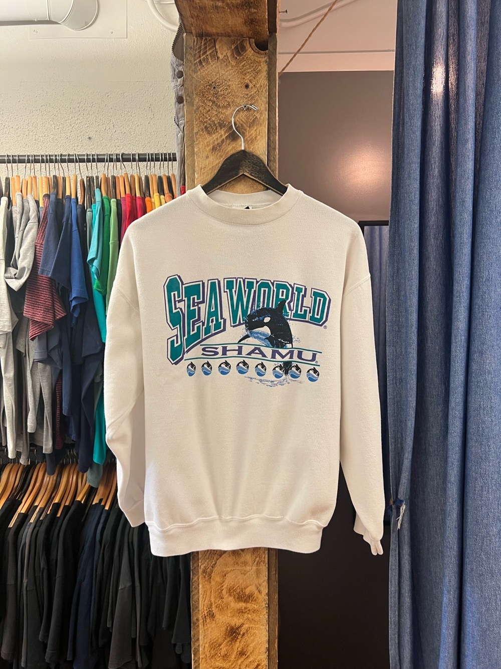 Vintage Sea World Shamu White Crewneck